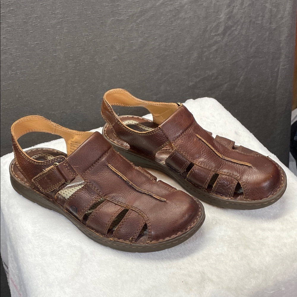 Born Brown Sandals Comfortableβ Leather Flip-Flops